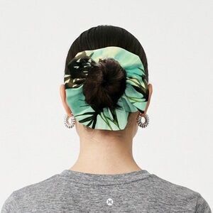 Womens Scrunchie Hair Tie Elastic Ponytail Holder Green Floral